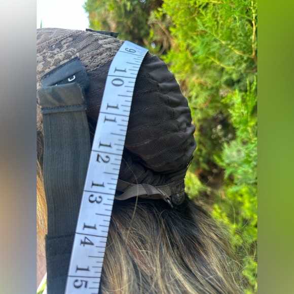 100% Human Hair Natural Ombre Brown and Blonde Wavy Hair Shoulder Length Wig - Picture 9 of 14